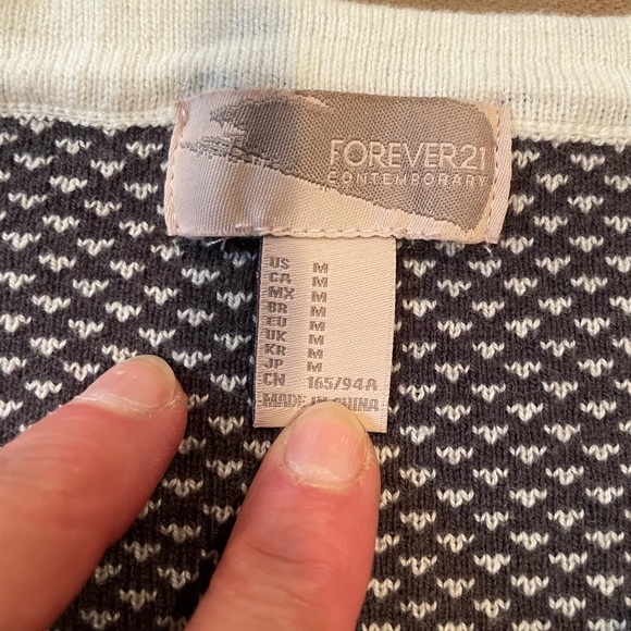 Forever 21 Nordic Sweater - Size Medium - Picture 6 of 8